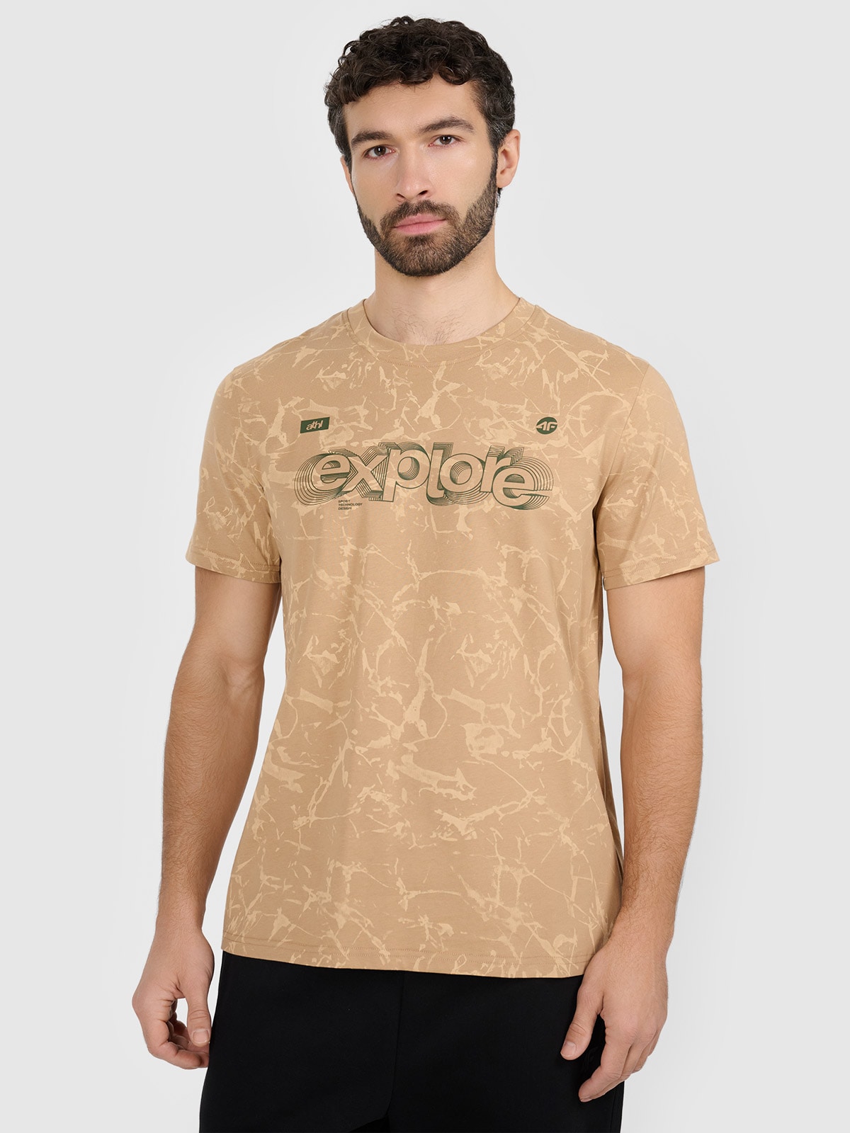 4F T-shirt regular z nadrukiem męski - beżowy XXL