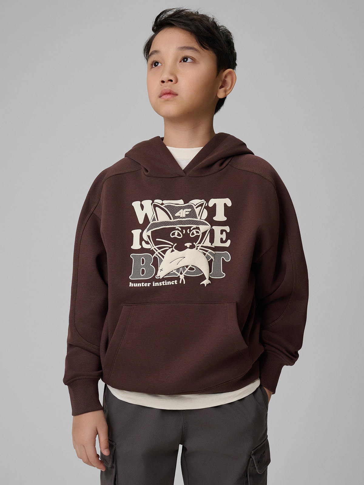 4F Bluza dresowa loose z kapturem chłopięca - brązowa 164 (13-14 lat)