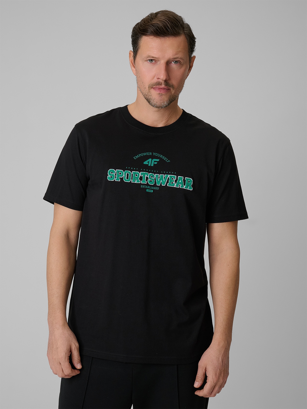 4F T-shirt regular z nadrukiem męski - czarny XXL