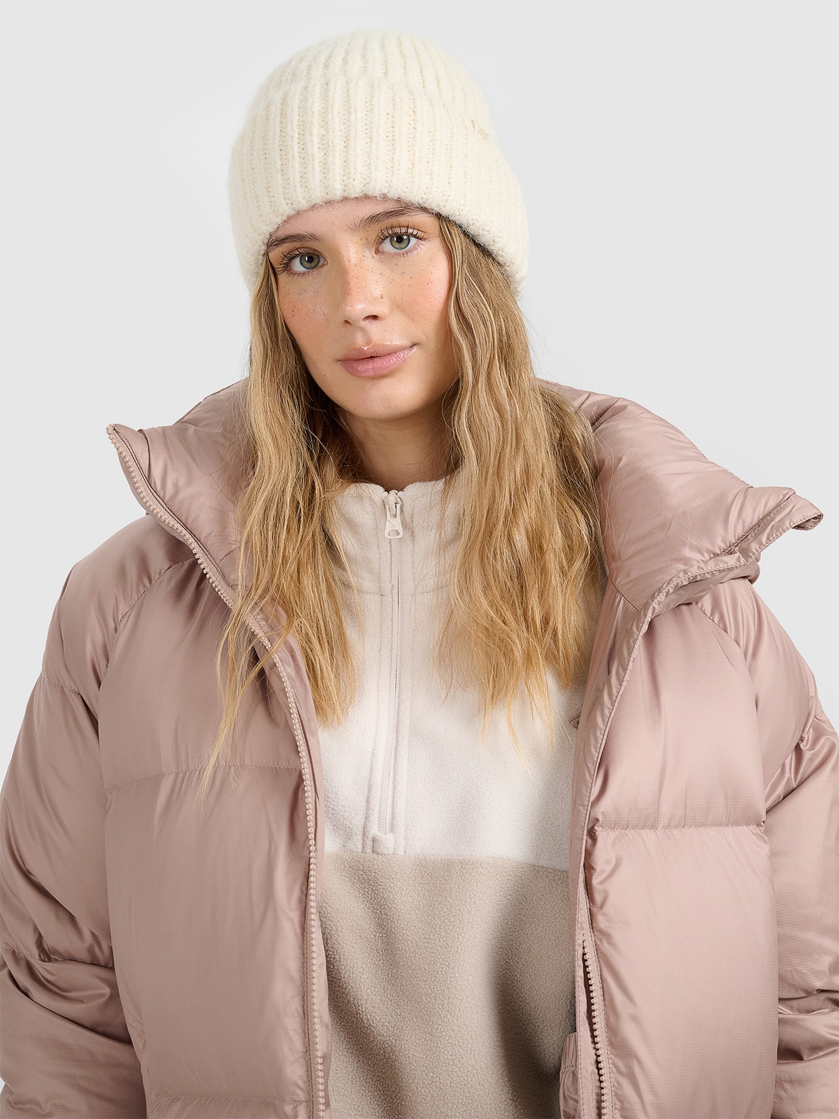 4F Czapka zimowa damska - beżowa S