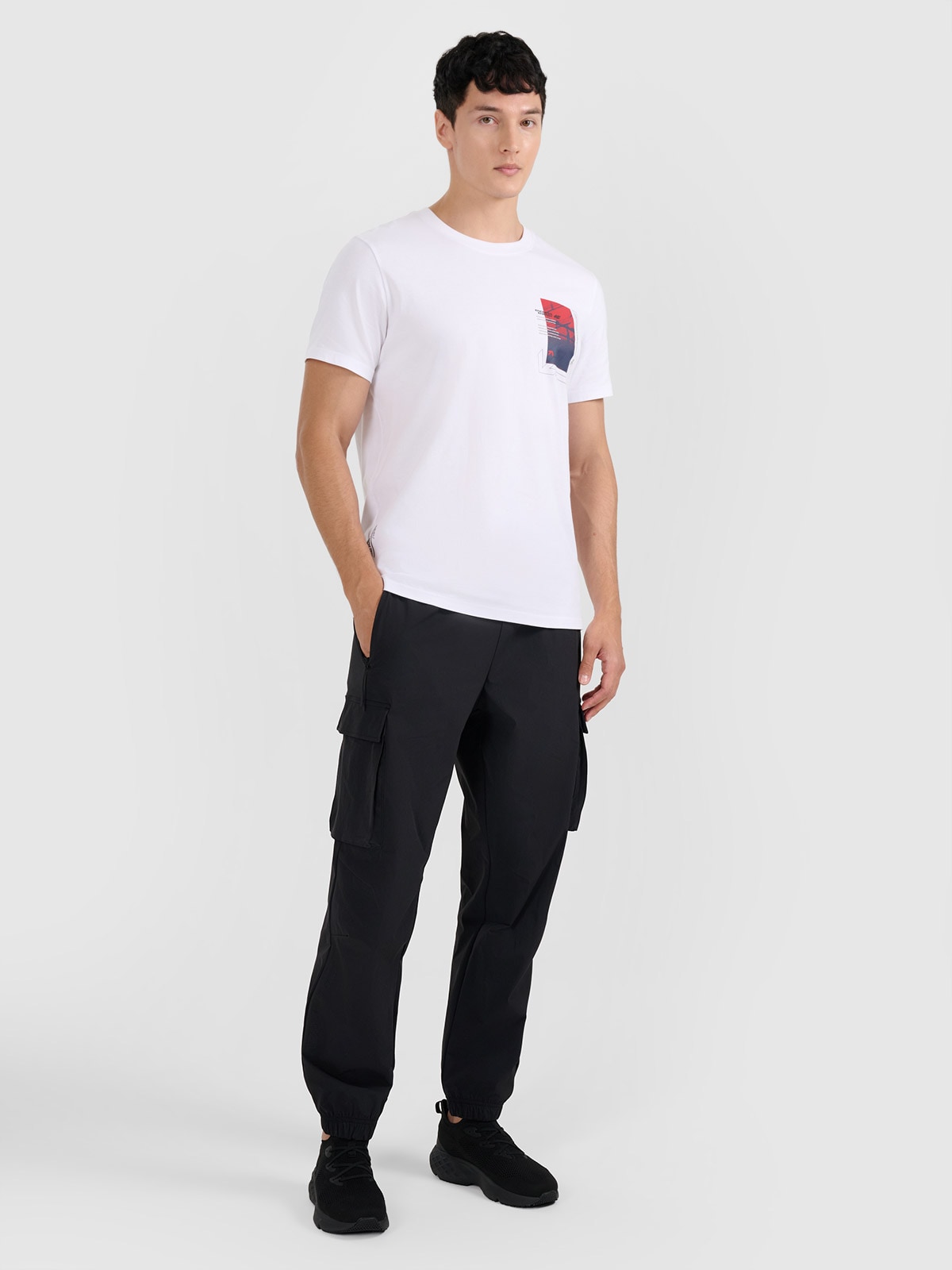 4F Spodnie casual cargo męskie - czarne M