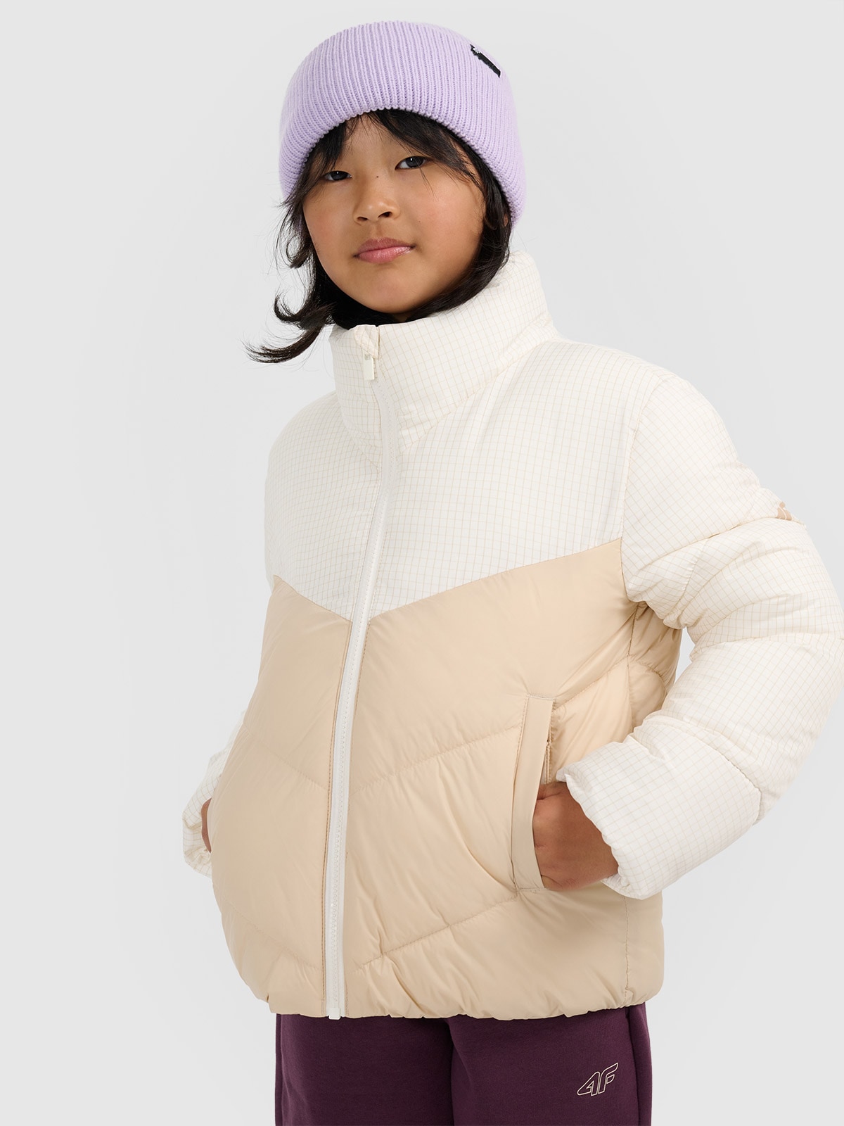 4F Kurtka puchowa z wypełnieniem syntetycznym dziewczęca - beżowa 122 (6-7 lat)