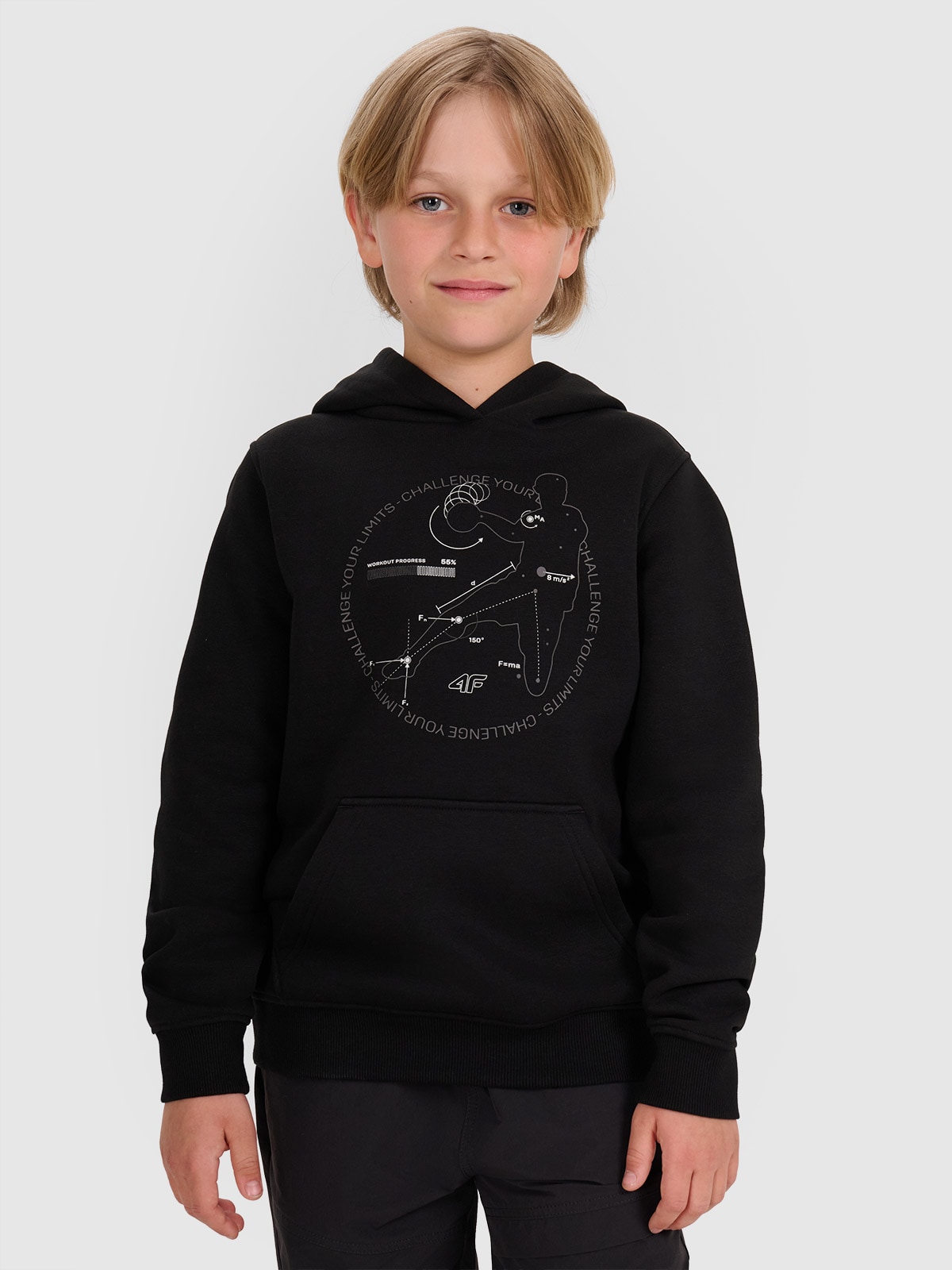 4F Bluza dresowa nierozpinana z kapturem chłopięca - czarna 122 (6-7 lat)