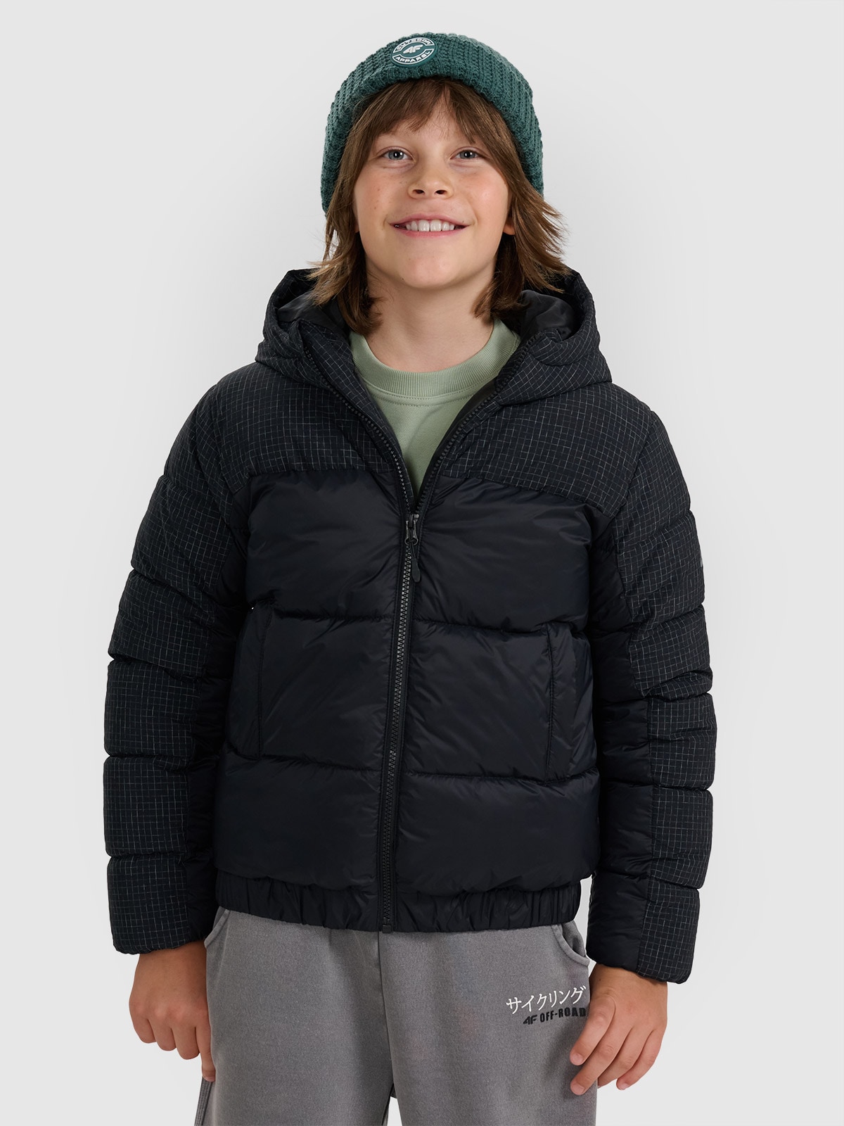 4F Kurtka puchowa z wypełnieniem syntetycznym chłopięca - czarna 122 (6-7 lat)
