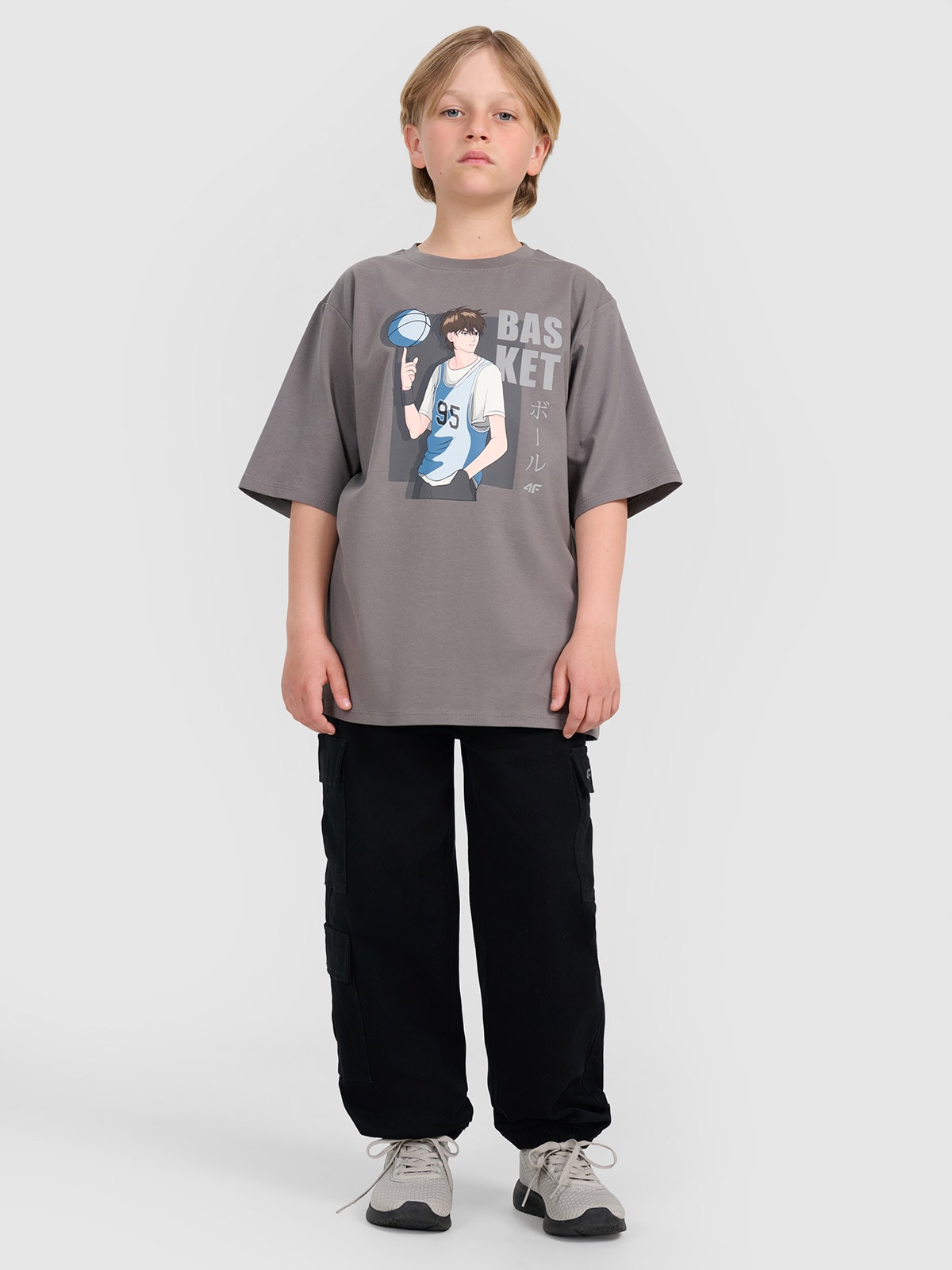 4F Spodnie casual cargo chłopięce - czarne 122 (6-7 lat)