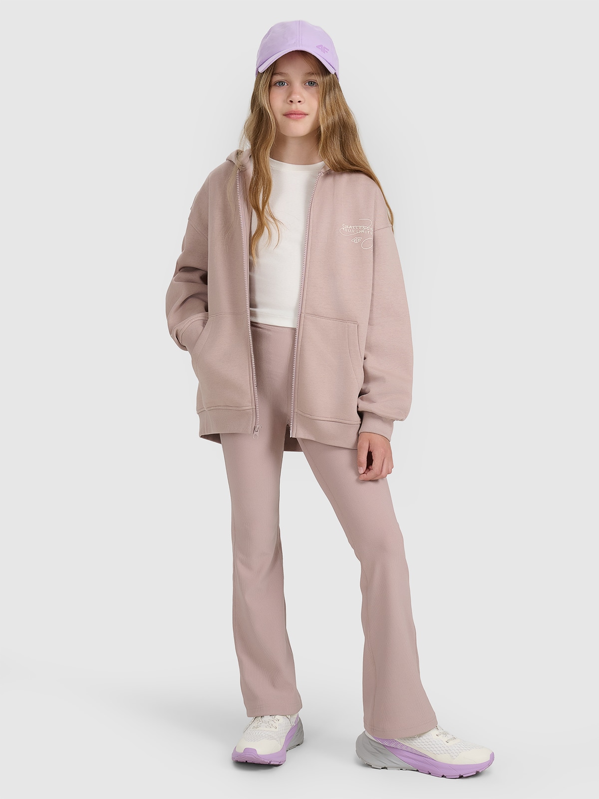 4F Spodnie z rozszerzanymi nogawkami z prążkowanej dzianiny dziewczęce - beżowe 152 (11-12 lat)