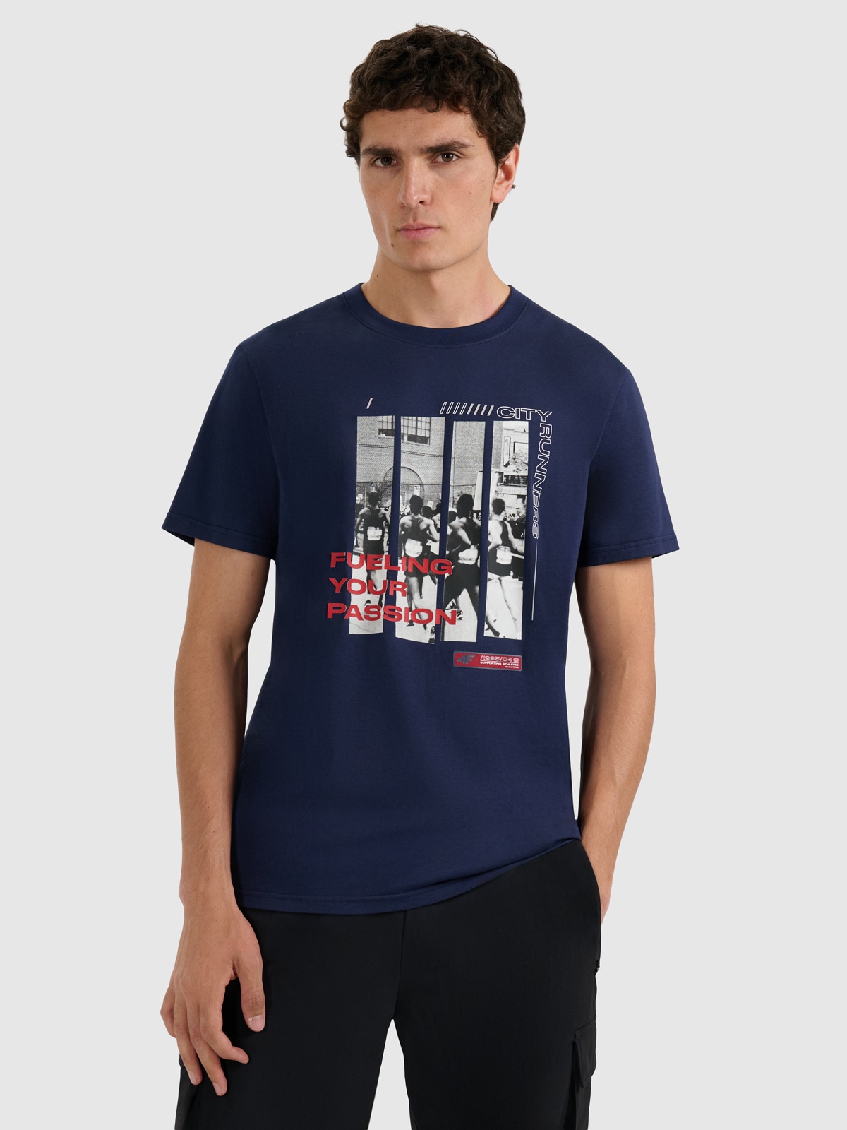 4F T-shirt regular z nadrukiem męski - granatowy L