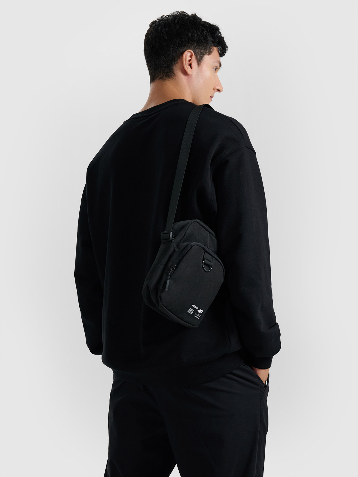 4F Saszetka - czarna Uniwersalny