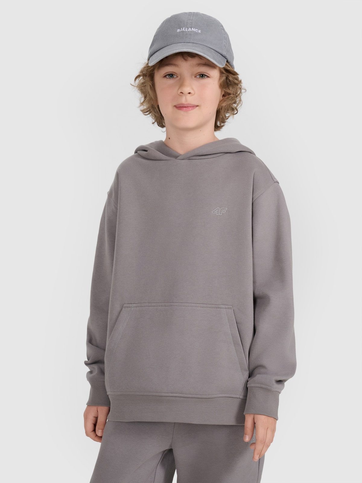 4F Bluza dresowa nierozpinana z kapturem chłopięca - szara 122 (6-7 lat)