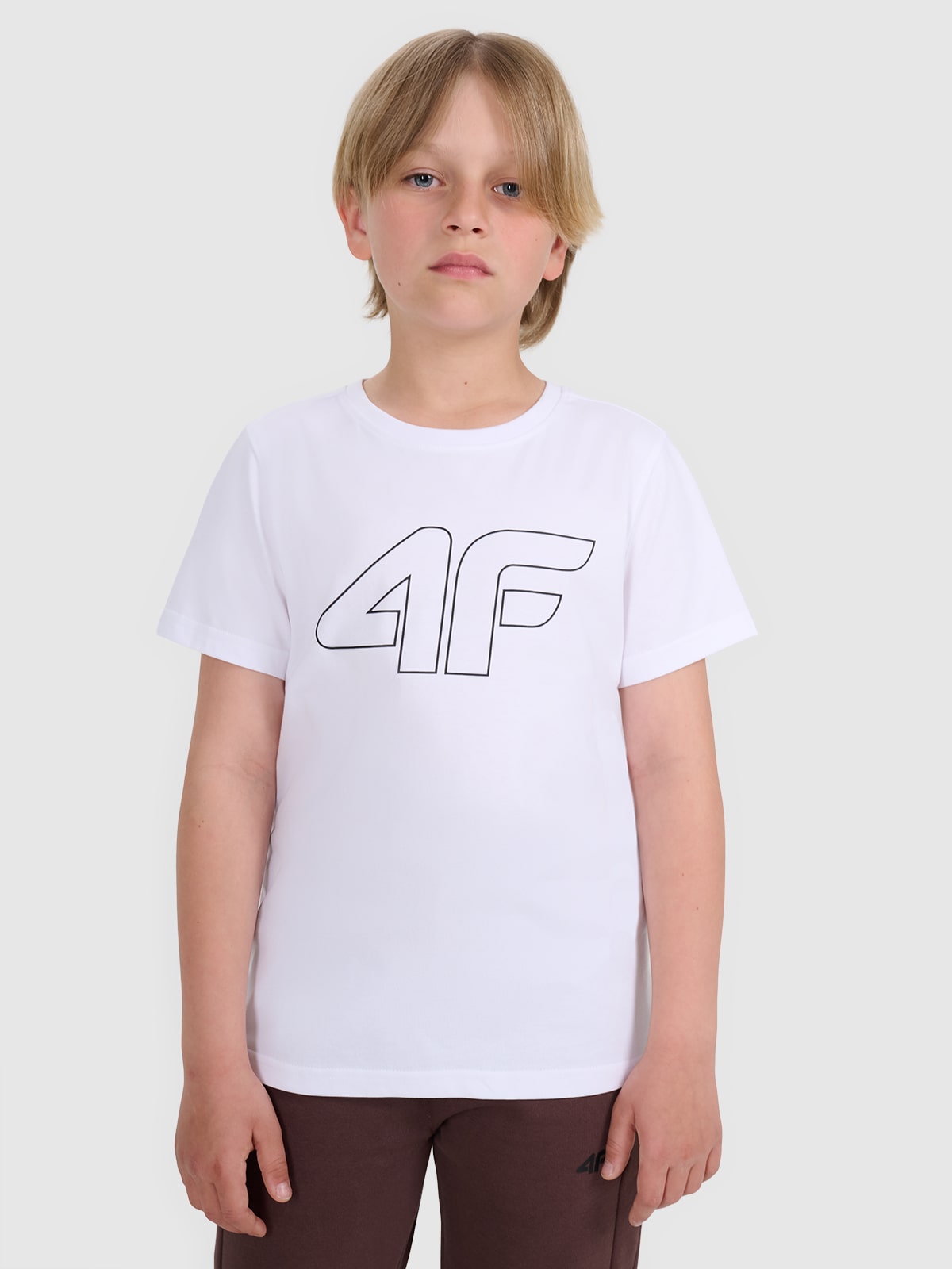 4F T-shirt regular z nadrukiem chłopięcy - biały 122 (6-7 lat)