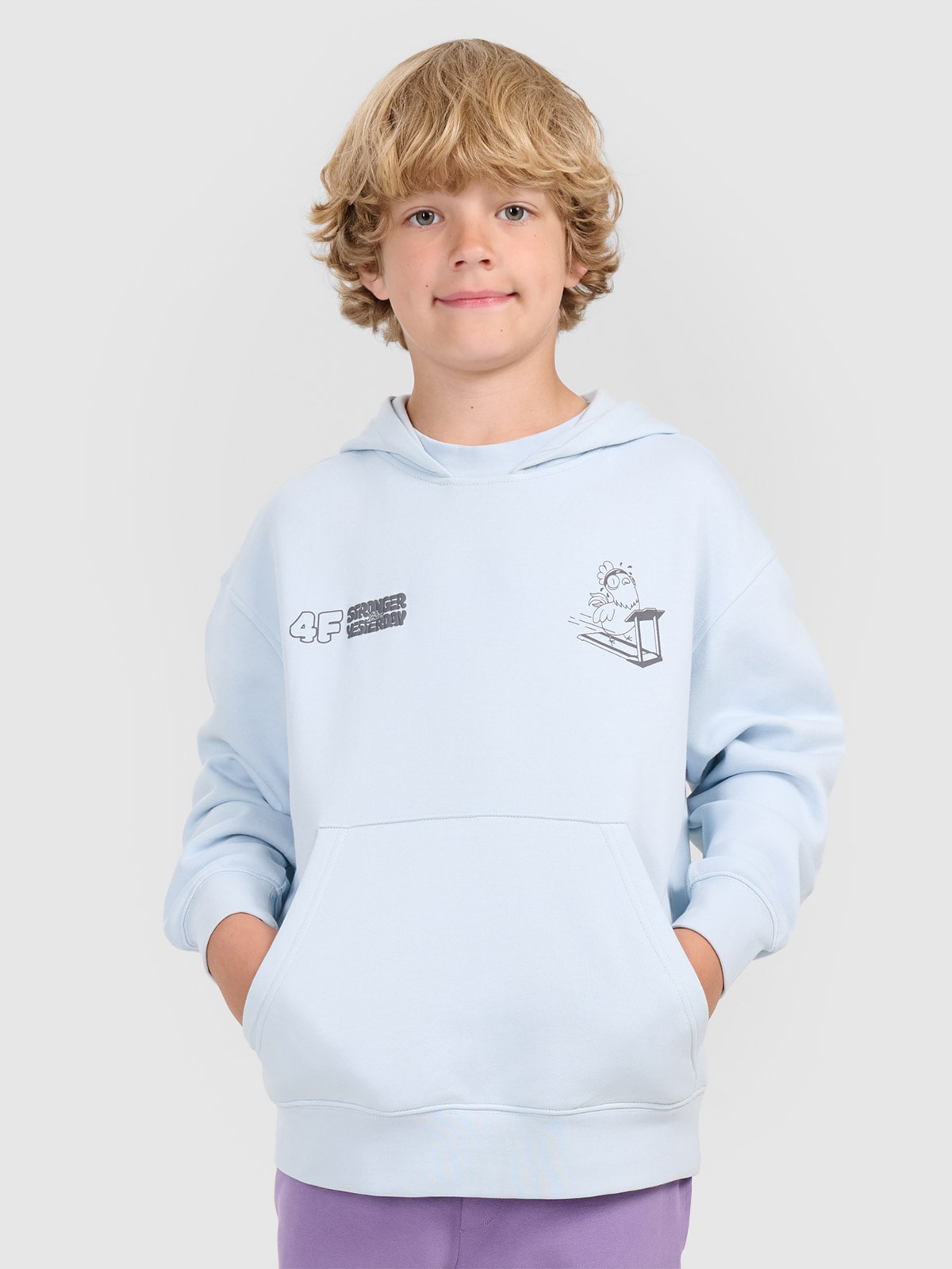 4F Bluza dresowa nierozpinana z kapturem chłopięca - niebieska 122 (6-7 lat)