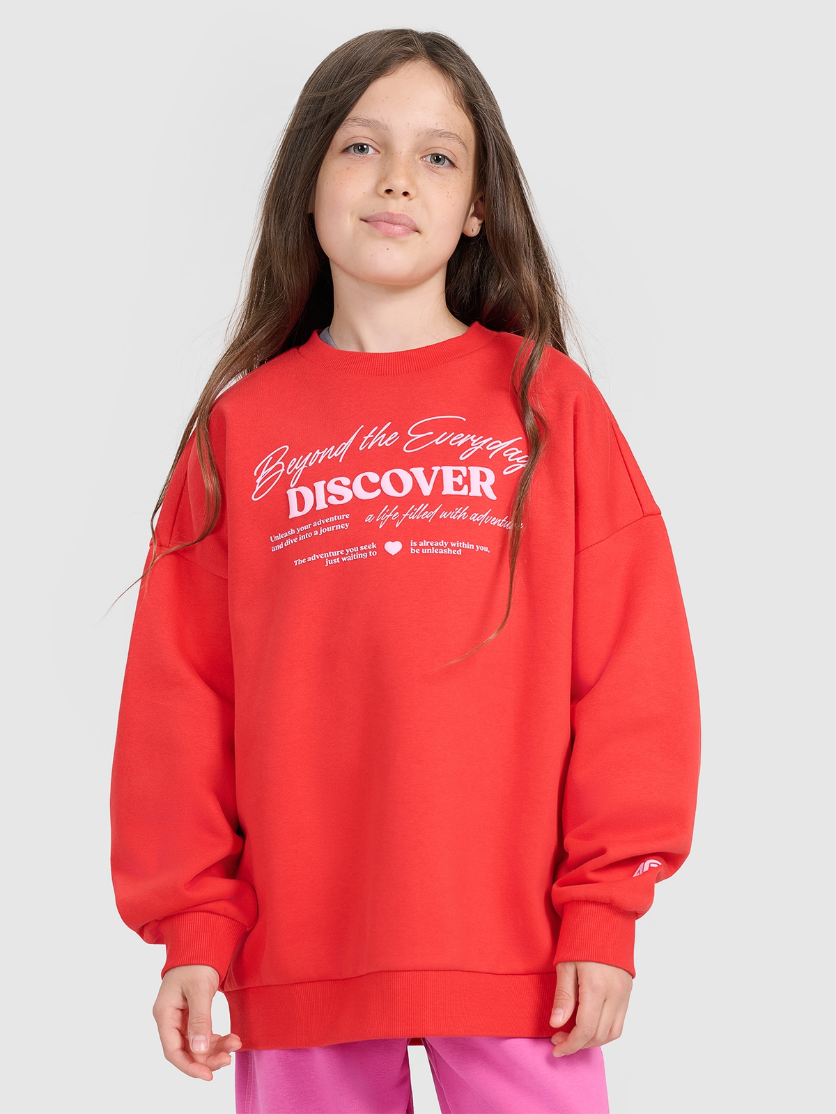 4F Bluza dresowa oversize nierozpinana bez kaptura dziewczęca - czerwona 122 (6-7 lat)