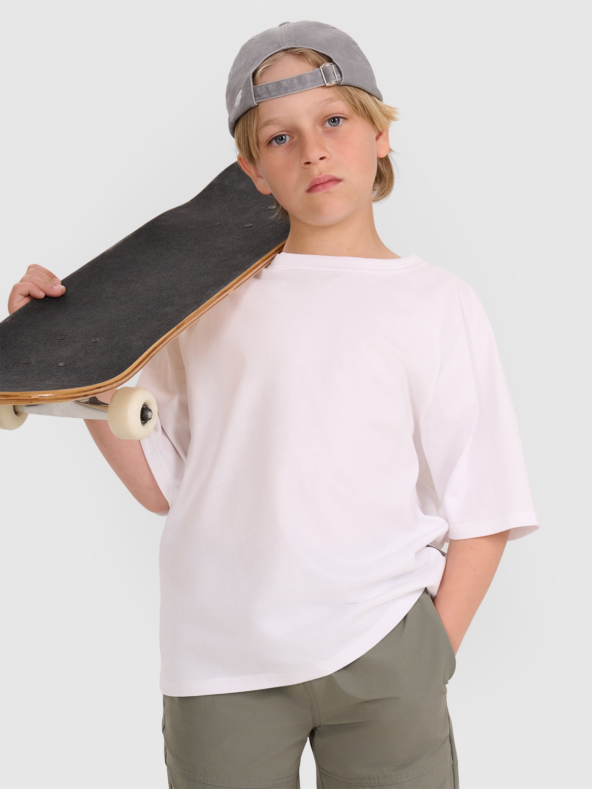 4F T-shirt oversize gładki chłopięcy - biały 122 (6-7 lat)