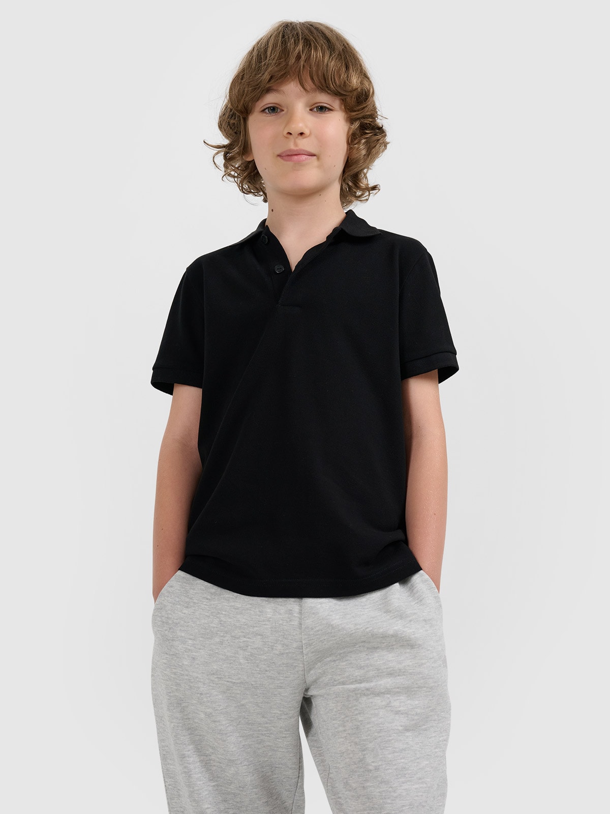 4F Koszulka polo regular chłopięca - czarna 122 (6-7 lat)