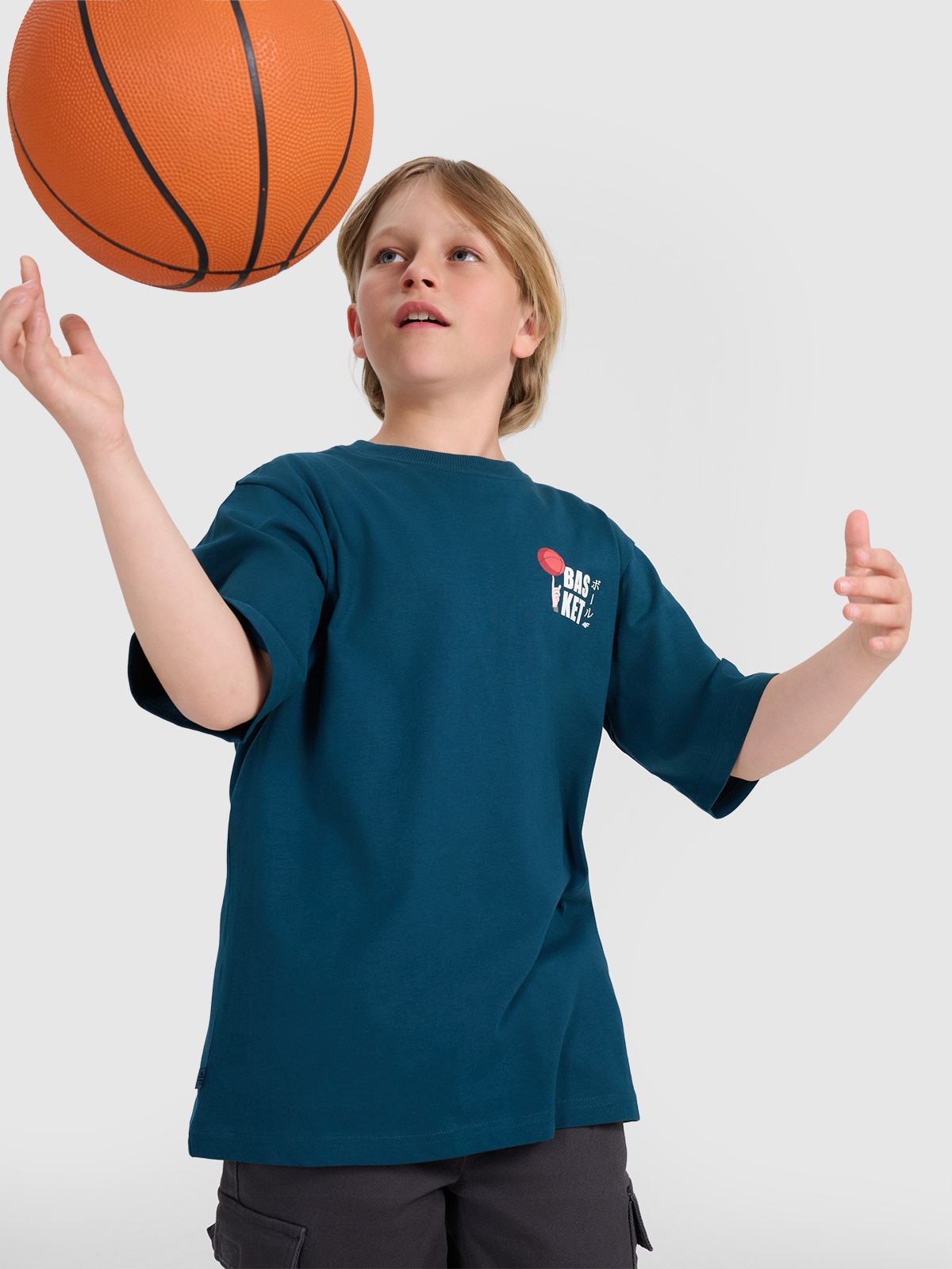 4F T-shirt oversize z nadrukiem chłopięcy - turkusowy 122 (6-7 lat)