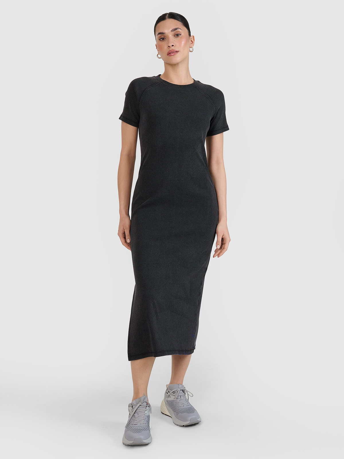 4F Sukienka midi z prążkowanej dzianiny damska - czarna S