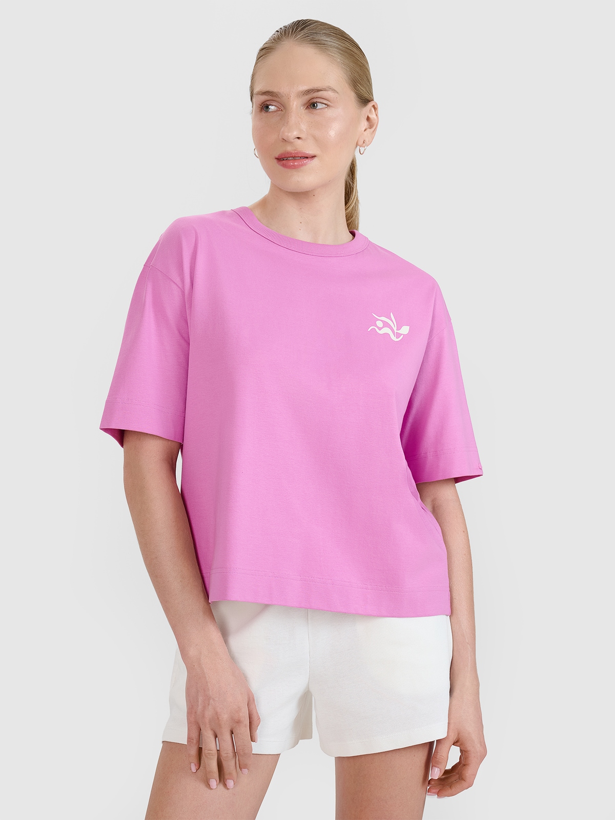4F T-shirt regular z nadrukiem damski - różowy XS