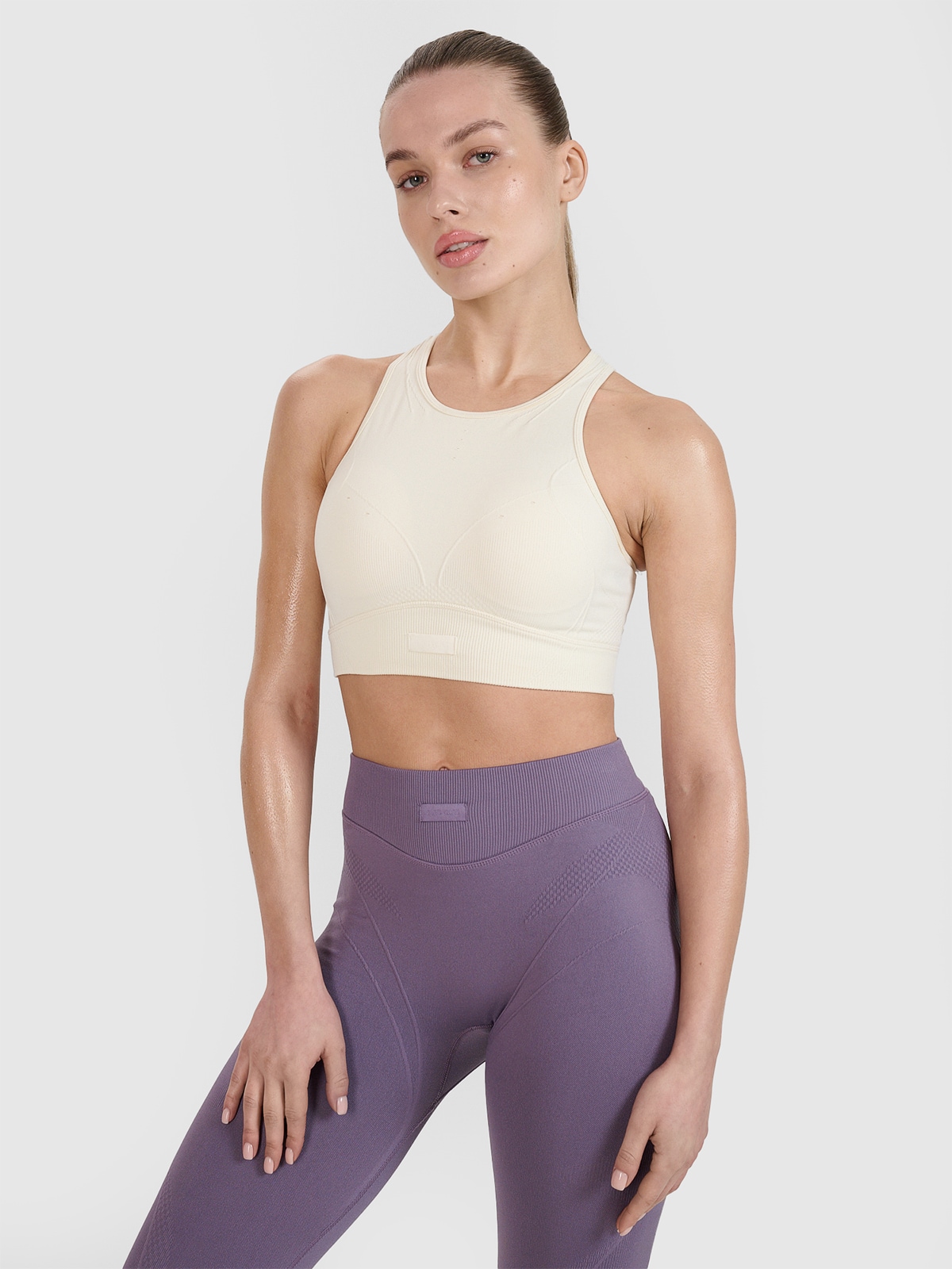 4F Biustonosz treningowy bezszwowy ze średnim wsparciem 4F x Anna Lewandowska - biały L/XL