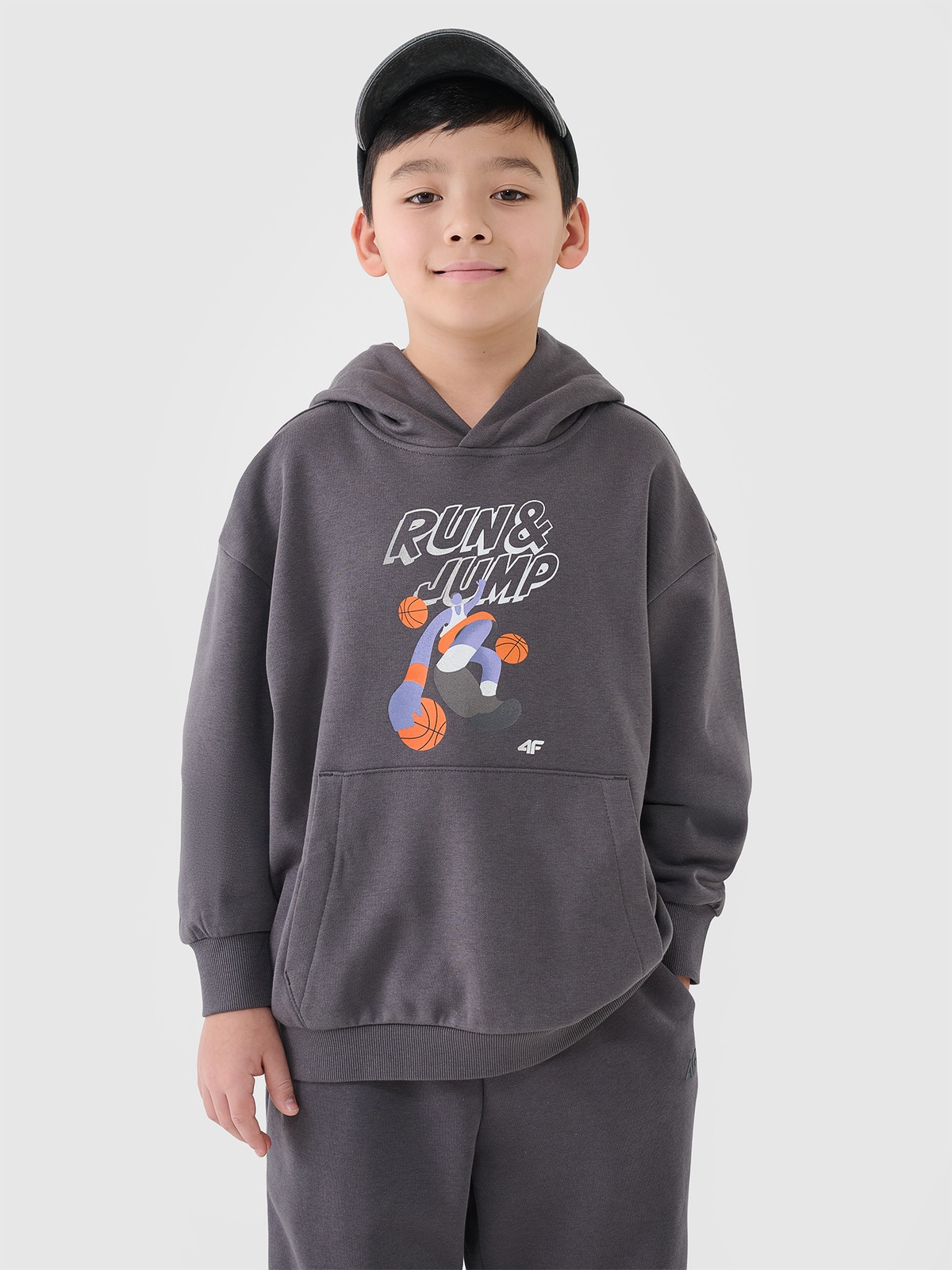 4F Bluza dresowa nierozpinana z kapturem chłopięca - szara 122 (6-7 lat)