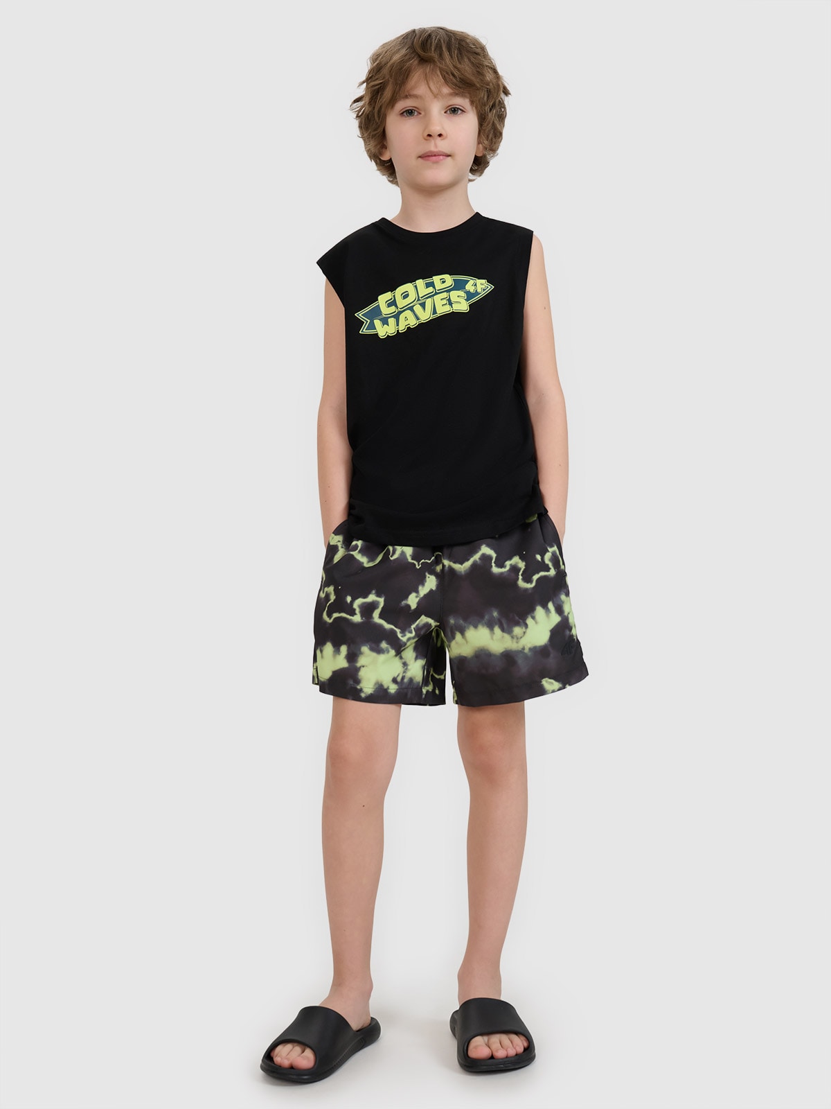 4F Spodenki plażowe boardshorty chłopięce - multikolor 122/128 (6-8 lat)