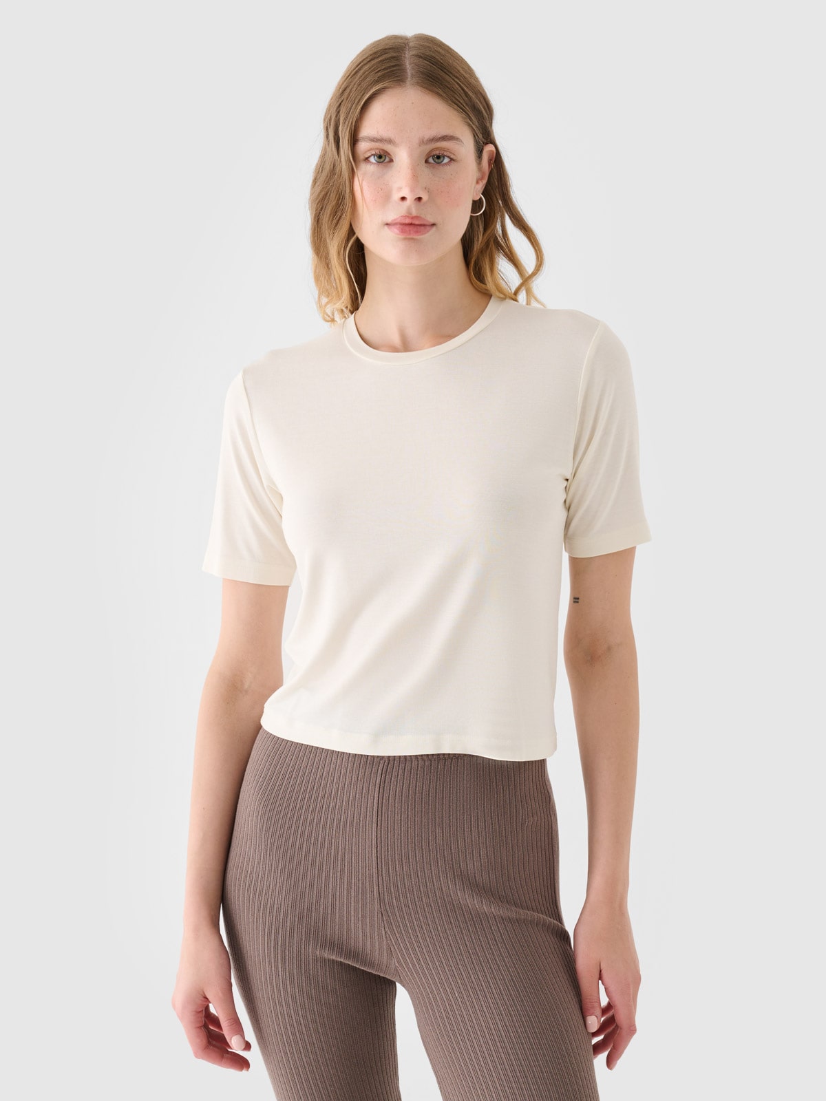 4F T-shirt slim gładki damski - biały XS