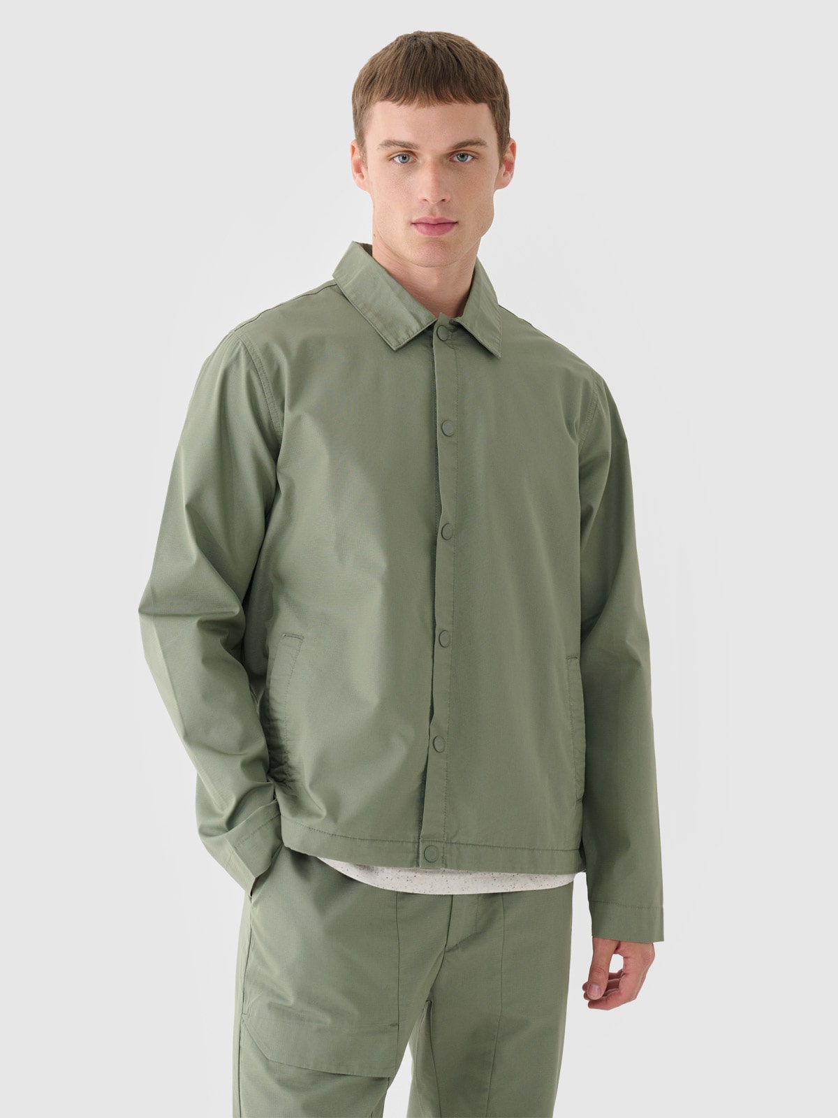 4F Kurtka przejściowa koszulowa męska - oliwkowa/khaki XXL