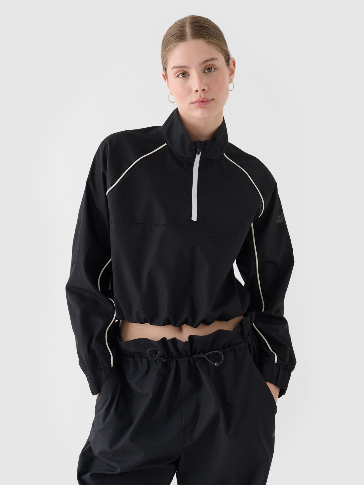4F Kurtka przejściowa cropped ze stójką damska - czarna XXL