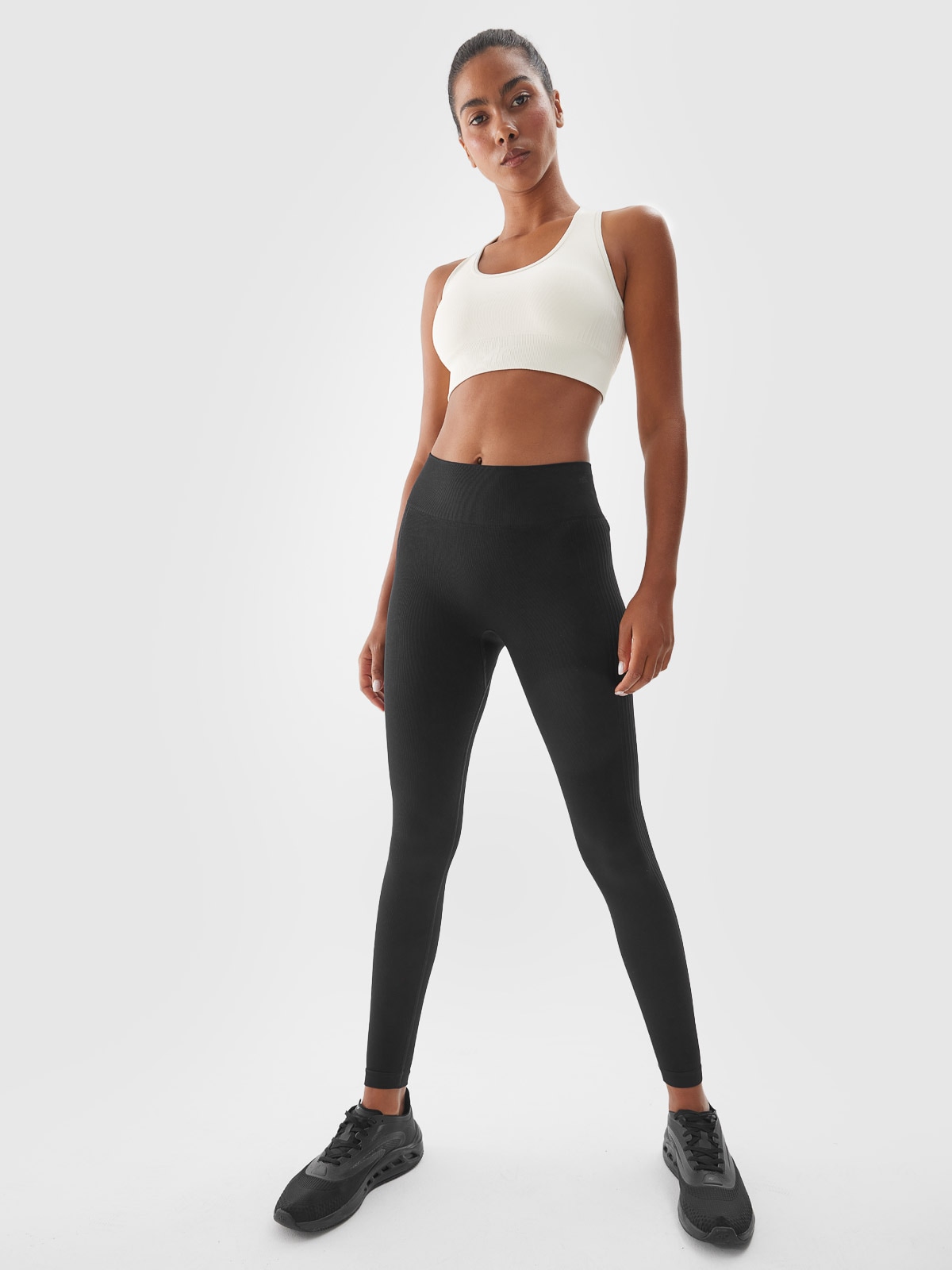 4F Legginsy treningowe bezszwowe z wysokim stanem damskie - czarne XS/S