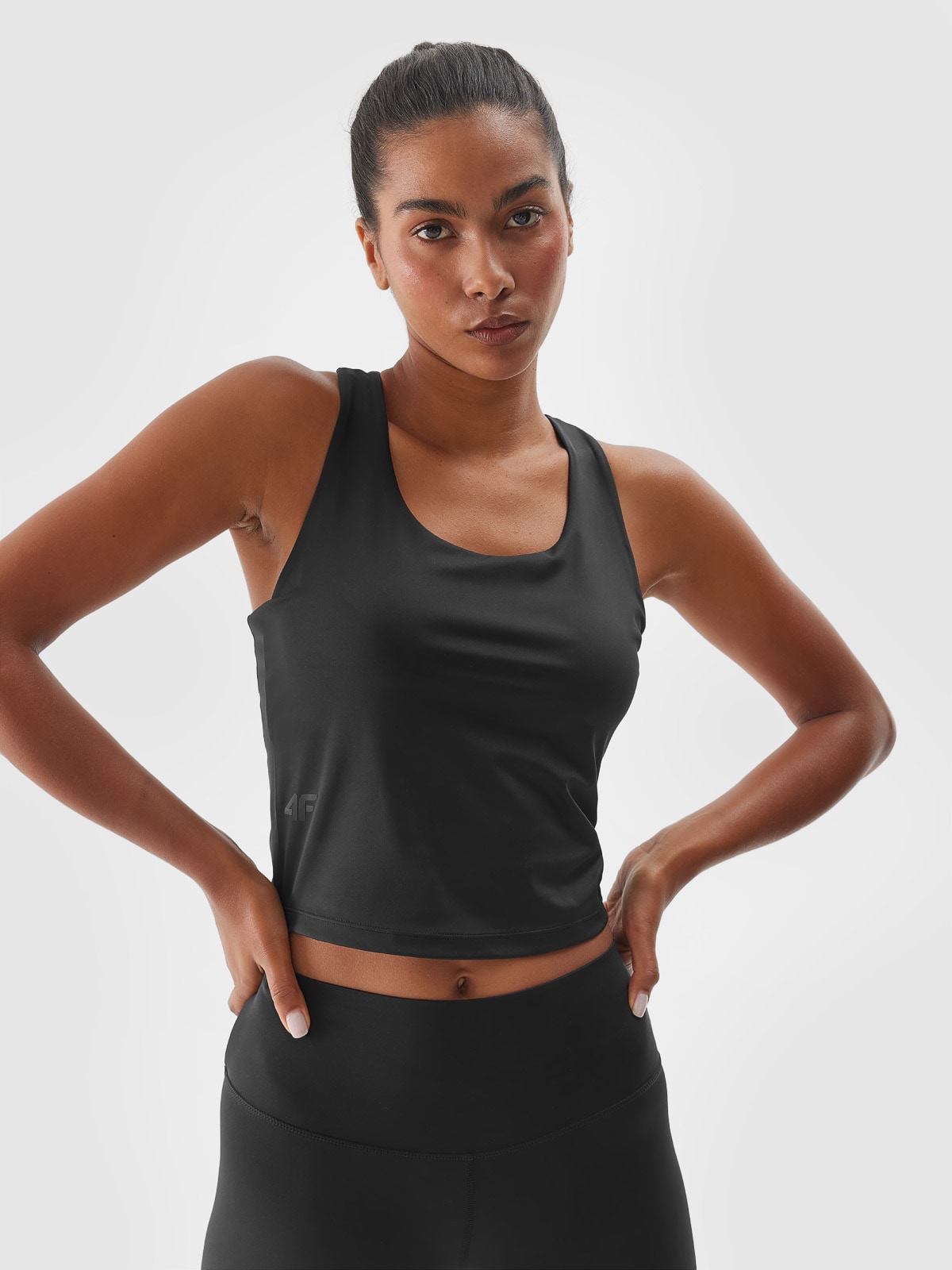 4F Top treningowy szybkoschnący damski - czarny XS