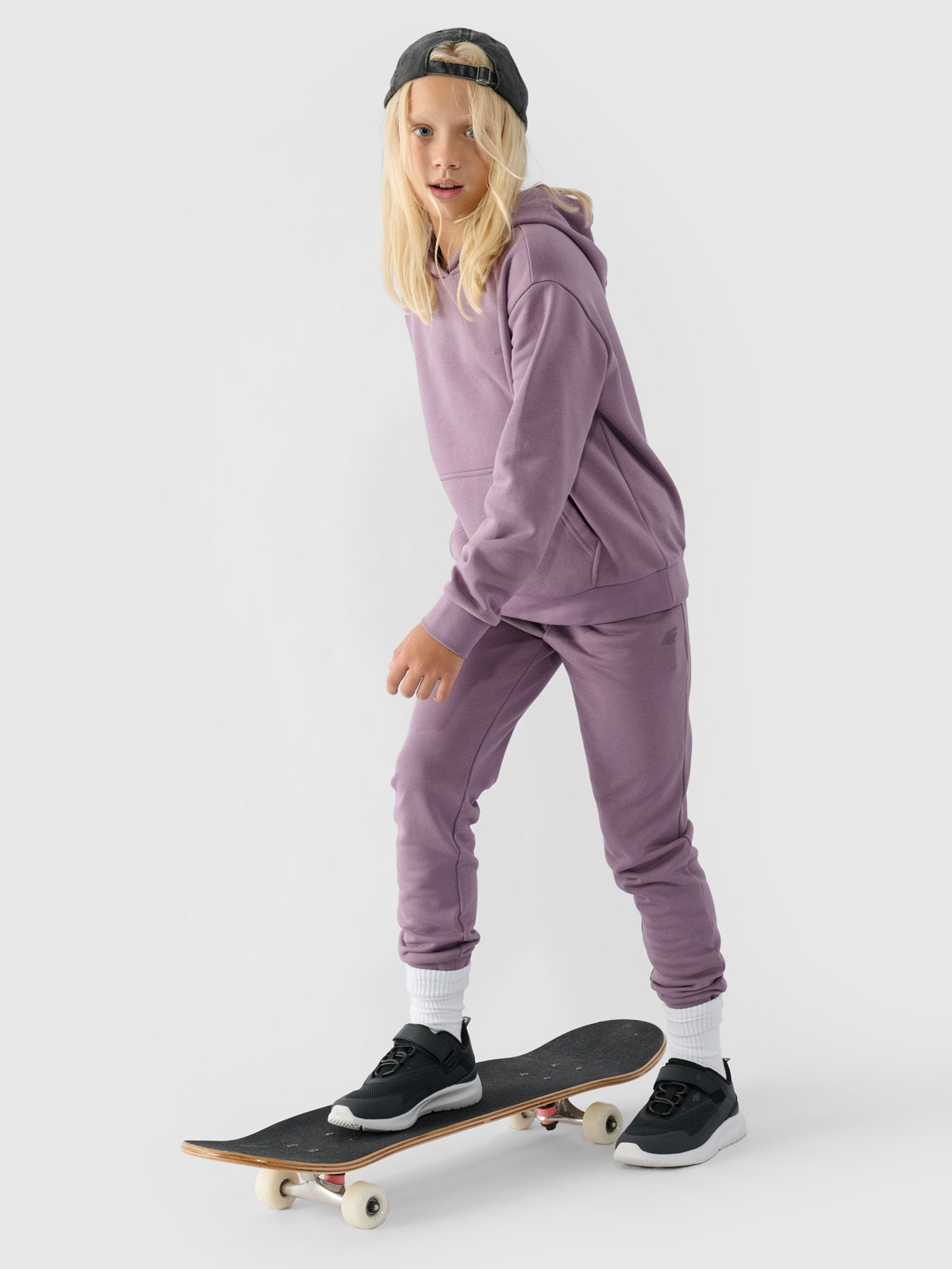 4F Bluza dresowa nierozpinana z kapturem dziewczęca - fioletowa 152 (11-12 lat)