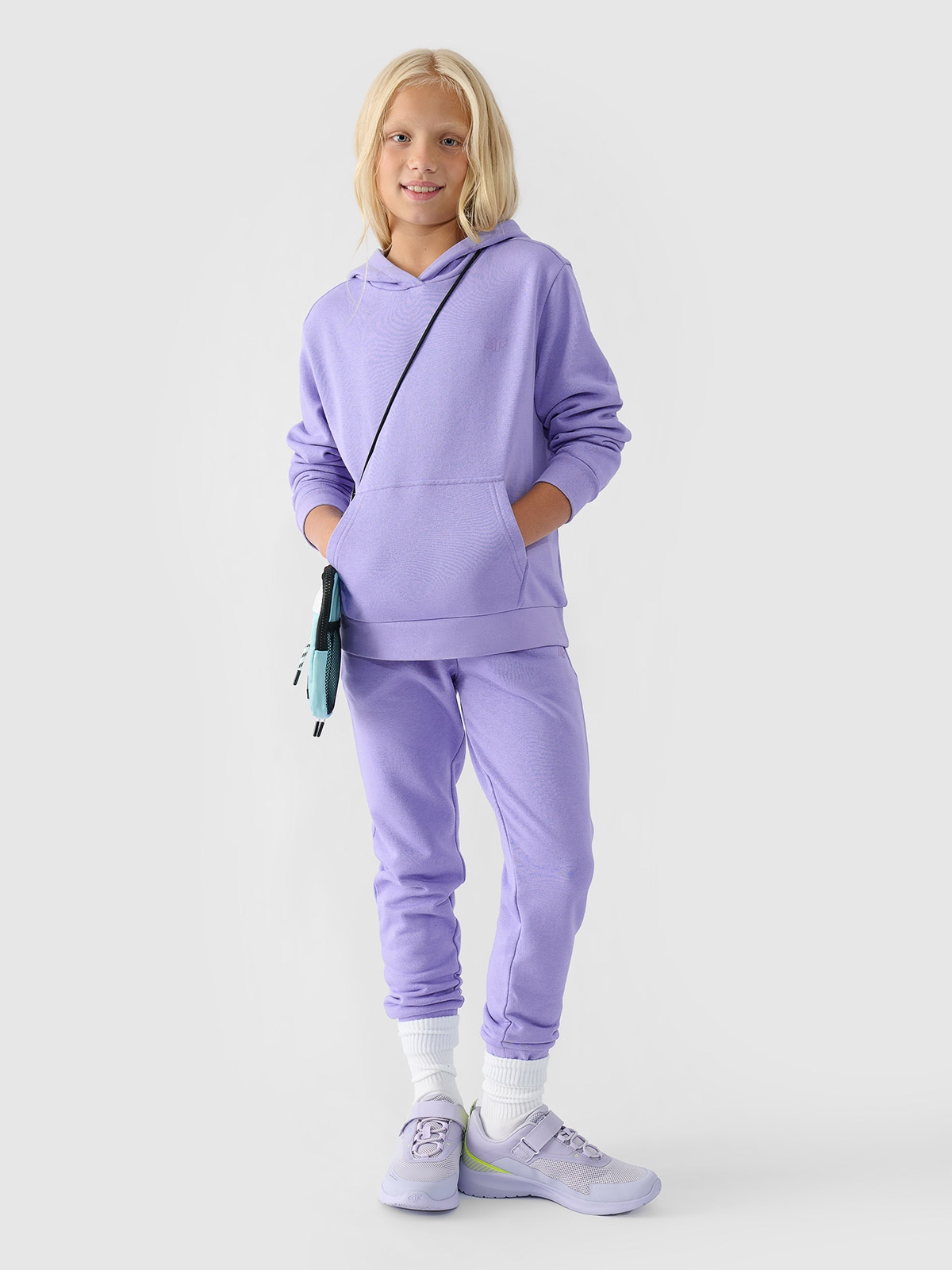 4F Spodnie dresowe joggery dziewczęce - niebieskie 164 (13-14 lat)