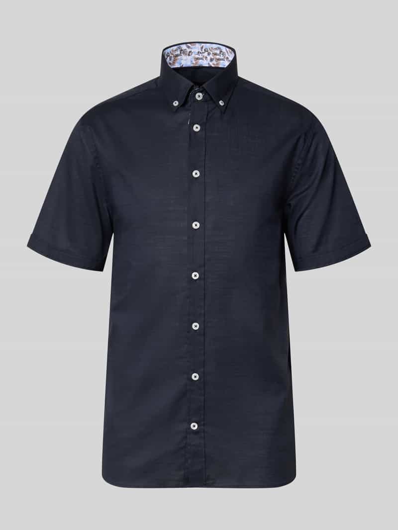 Koszula casualowa o kroju regular fit z kołnierzykiem typu button down