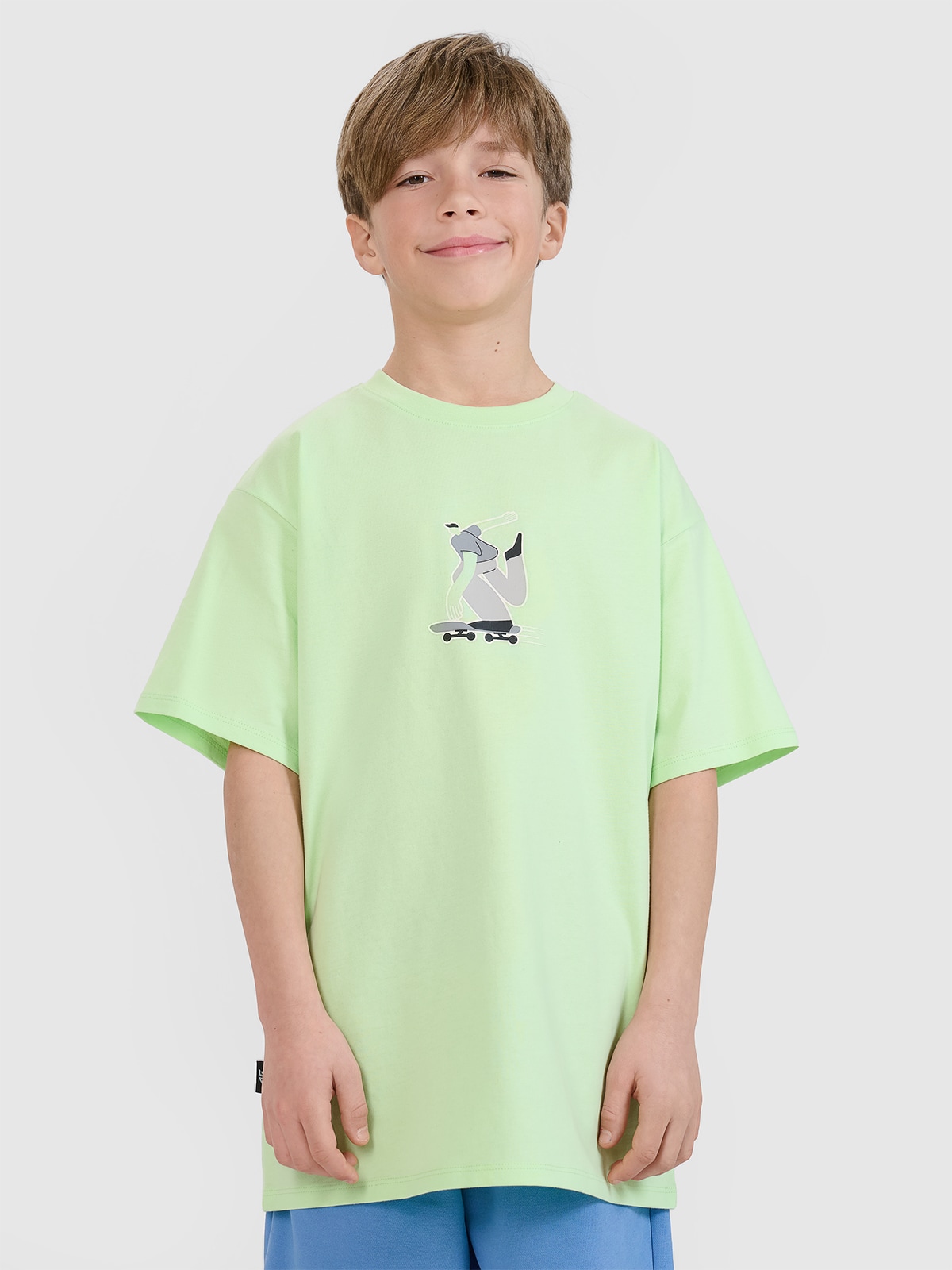 4F T-shirt oversize z nadrukiem chłopięcy - zielony 122 (6-7 lat)