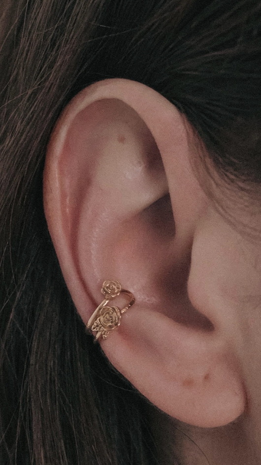 Nausznica róże kolczyk