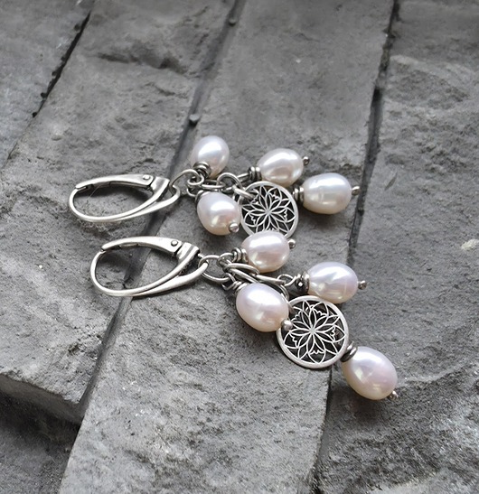 Kolczyki perły z rozetą