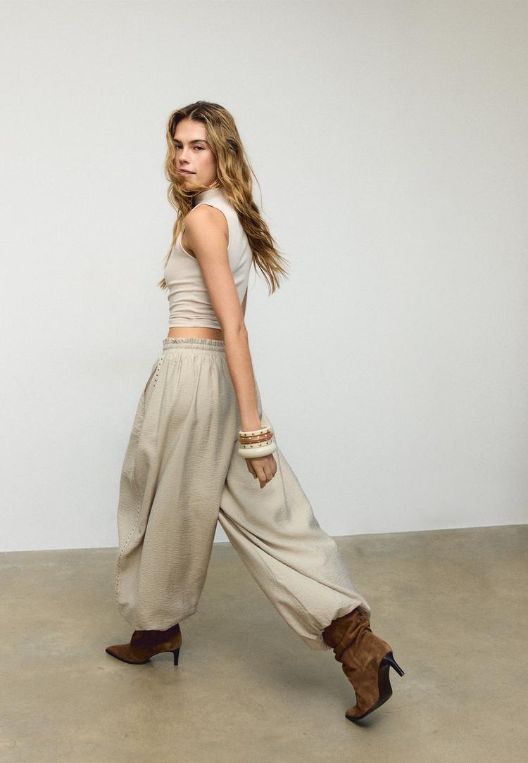 Stradivarius Spodnie typu alladynki z ćwiekami Khaki XS