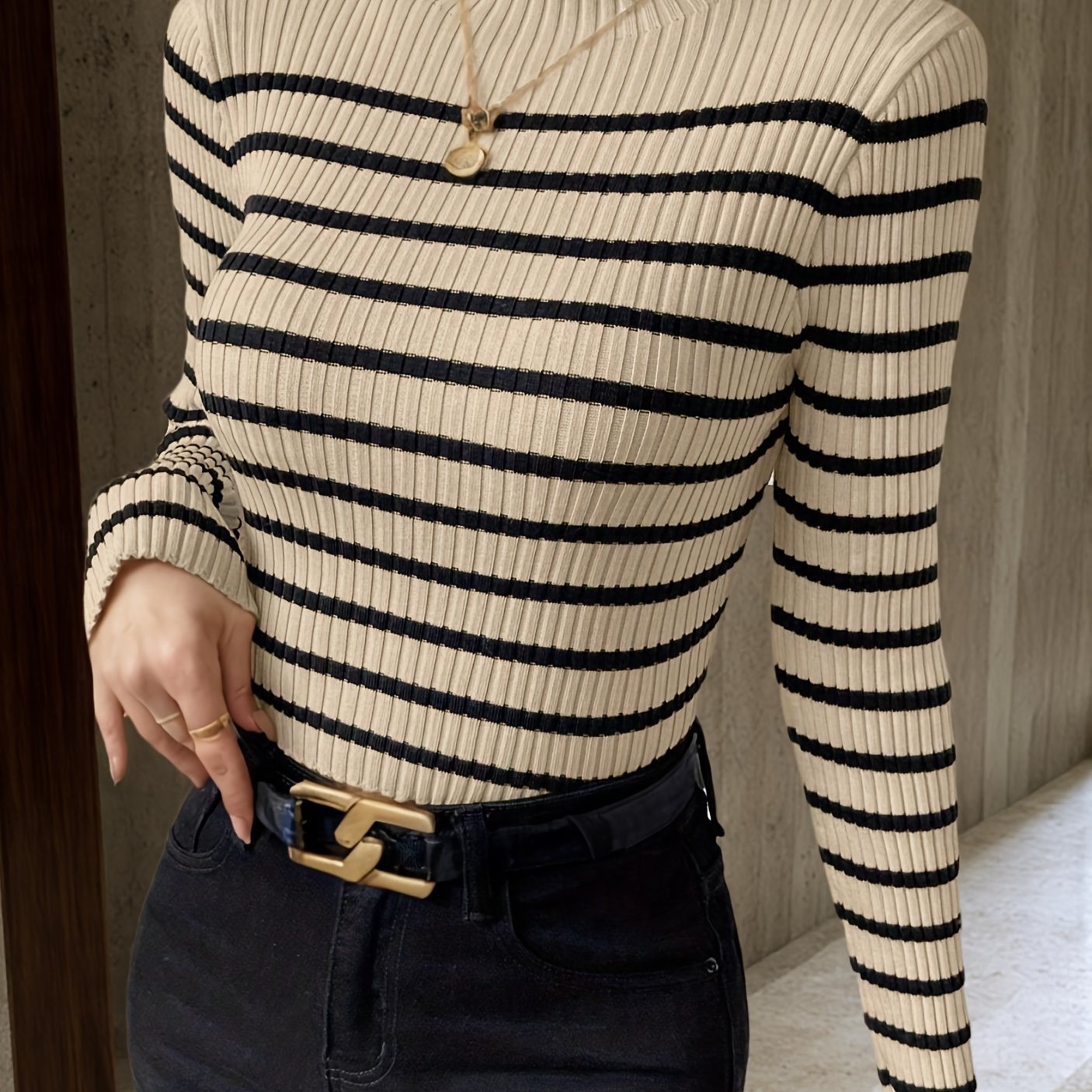 TEMU Sweter z Eleganckim Golfem dla Kobiet - Czarne i Białe Paski Poziome, Długi Rękaw, Regularny Krój z Falbanką na Dole, Od Casualu do Formalnego