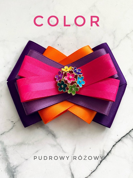 Brosza z Kolekcji COLOR z delikatnymi kolorowymi kwiatkami