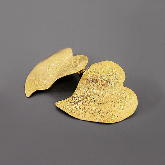 Duże kolczyki, złocone serca