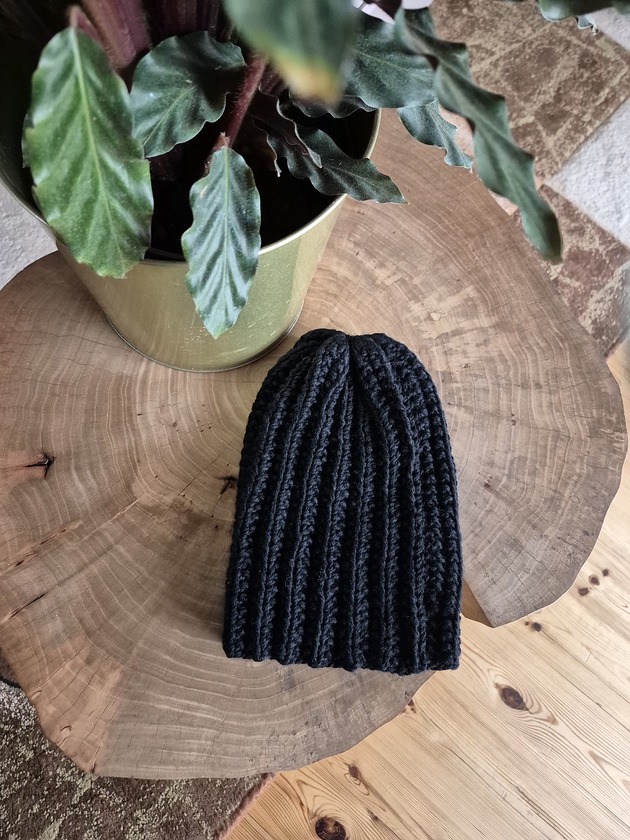 Wełniana czarna czapka z merino WOOLLY nero