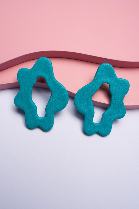 Kolczyki sztyfty organiczny kształt wiggly