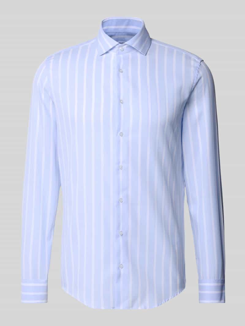 Koszula biznesowa o kroju slim fit z bawełny z kołnierzykiem typu kent