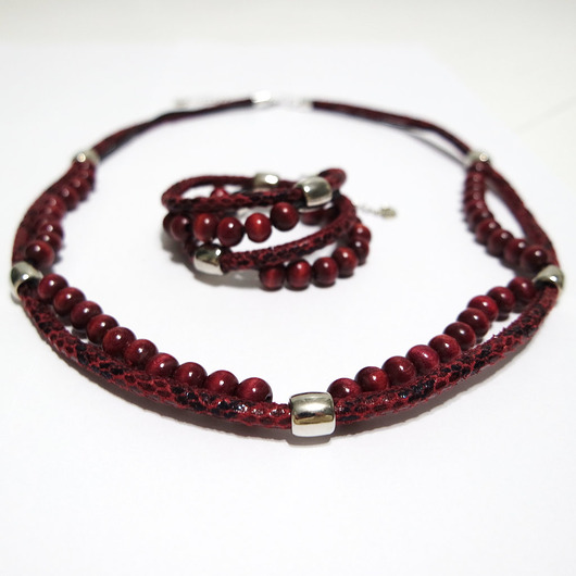 Komplet - Wiśniowy - drewniane korale, bordo