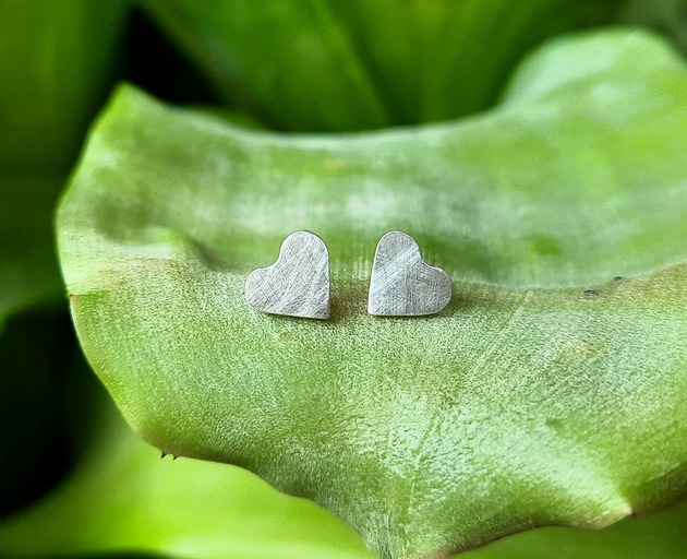 Kolczyki srebrne Matowe Serca Kolekcja Minimal, serce , serduszko