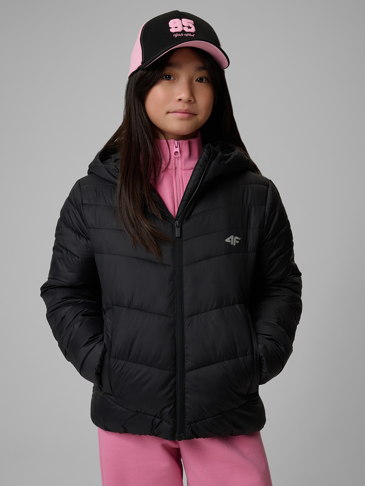 4F Kurtka z wypełnieniem syntetycznym dziewczęca - czarna 164 (13-14 lat)