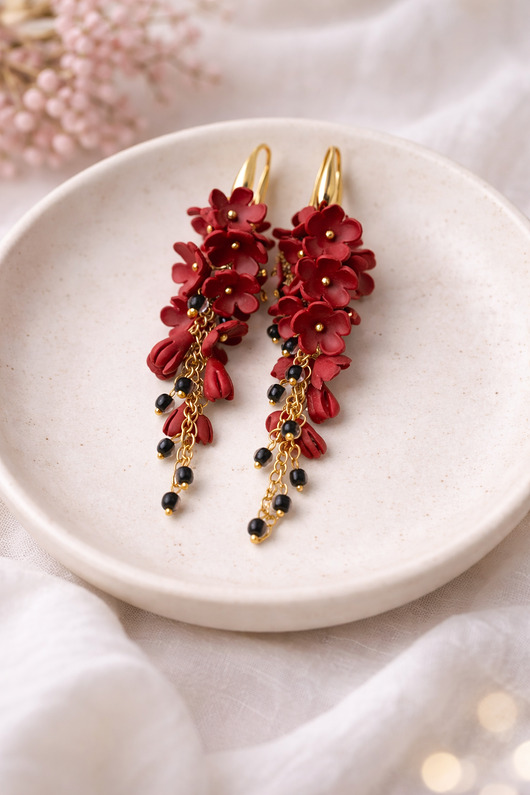 Kolczyki czerwone kwiaty ręcznie robione, elegancka biżuteria wieczorowa