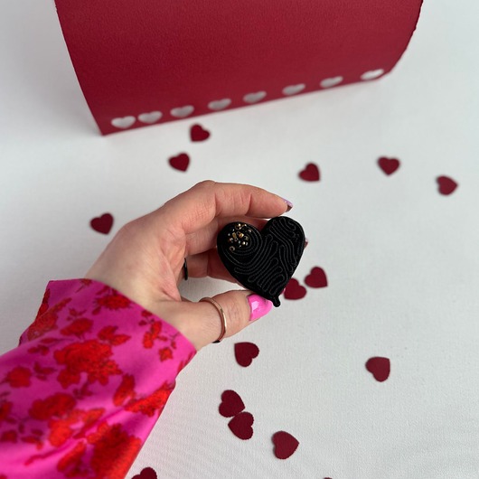 Broszka serce małe czarne