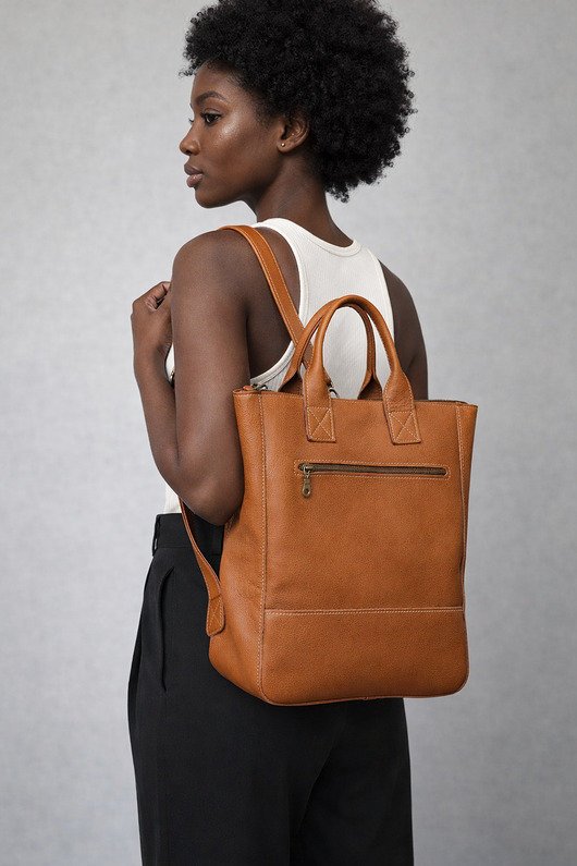 Koniakowy skórzany plecak