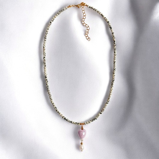 Naszyjnik : jaspis dalmatyński, serce ceramiczne, perła