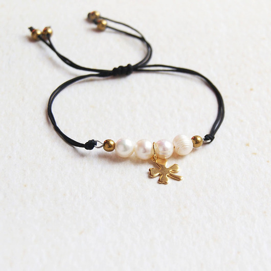 Naturalne perły & koniczynka na szczęście